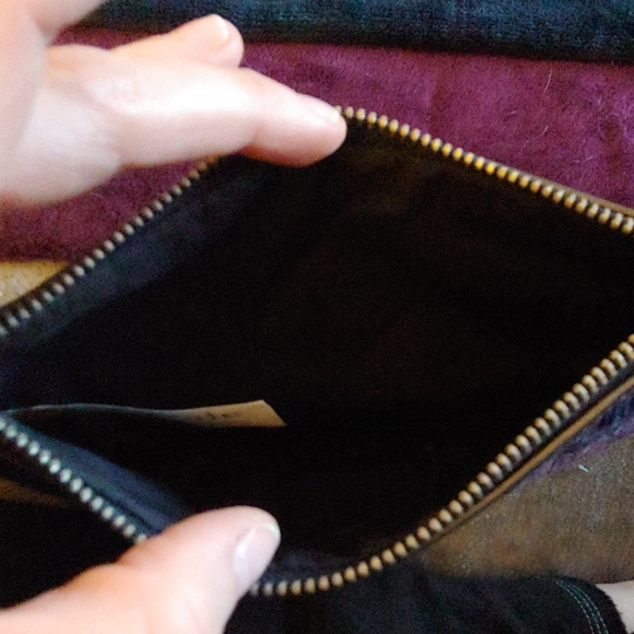 💙 Aeropostale sequin wristlet - Picture 3 of 4